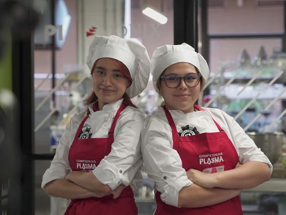 estudiantes conversando - competencias plasma gastronomia 3