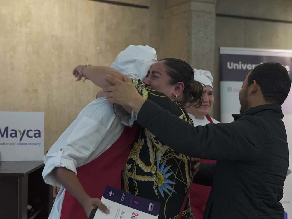 estudiantes conversando - competencias plasma gastronomia 7